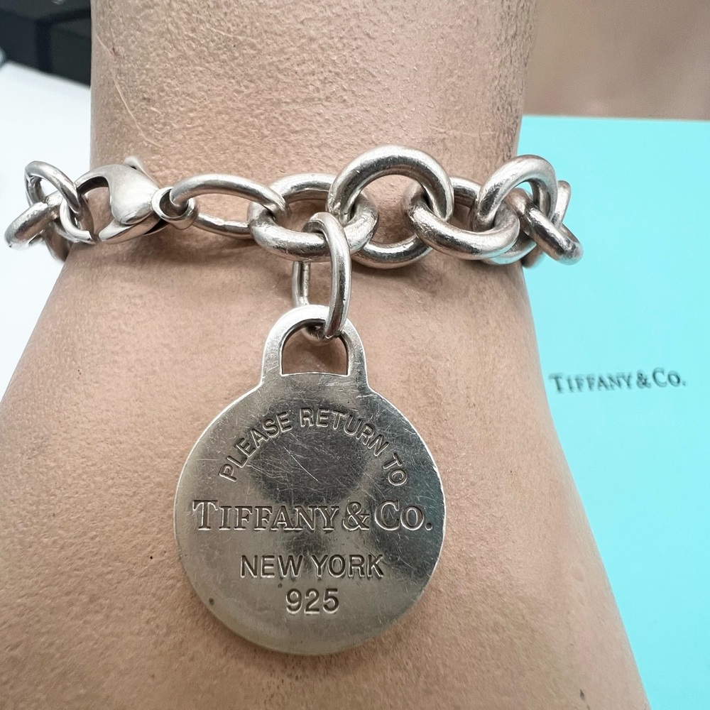 🔴Authentic TIFFANY & CO Sterling Silver RTT Round Tag Charm Bracelet🔴 - Picture 3 of 9